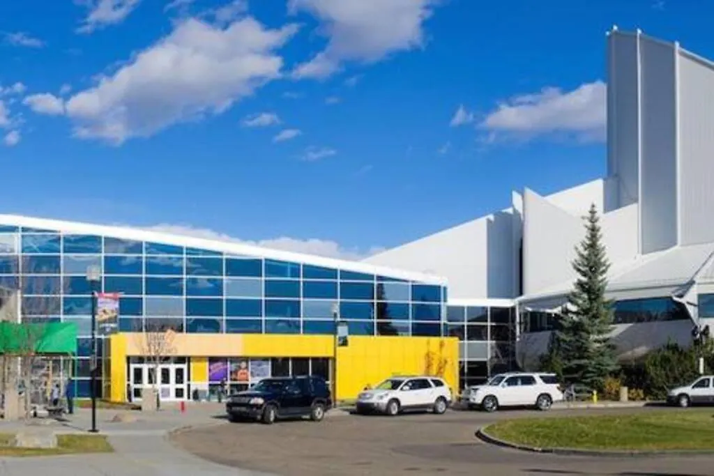 Modern Country Retreat-5 Min To Dtn-U/G Parking Apartment Edmonton