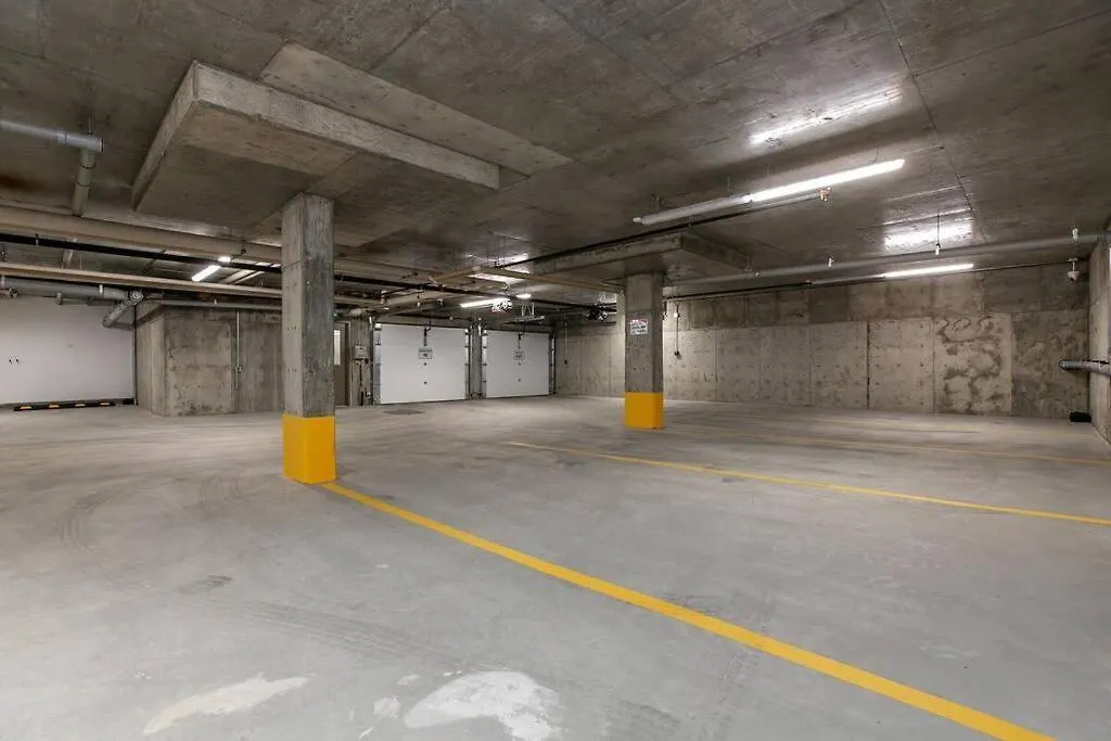 Modern Country Retreat-5 Min To Dtn-U/G Parking Apartment Edmonton Canada