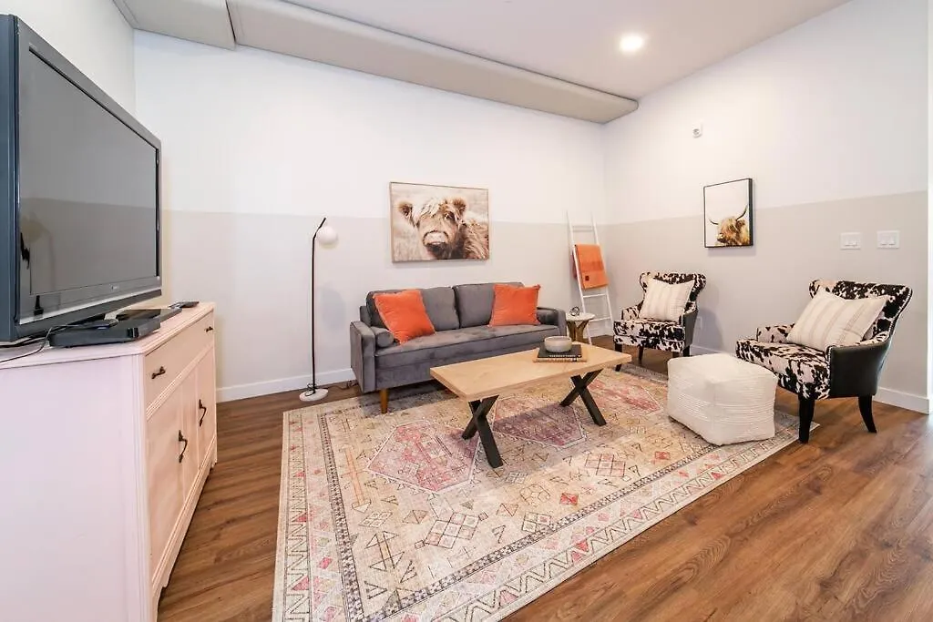 Modern Country Retreat-5 Min To Dtn-U/G Parking Apartment Edmonton 0*,